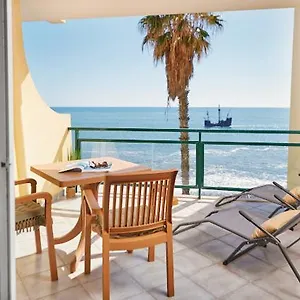 https://lovely-apartment-with-pool-and-sea-view.madeira-islandshotels.com